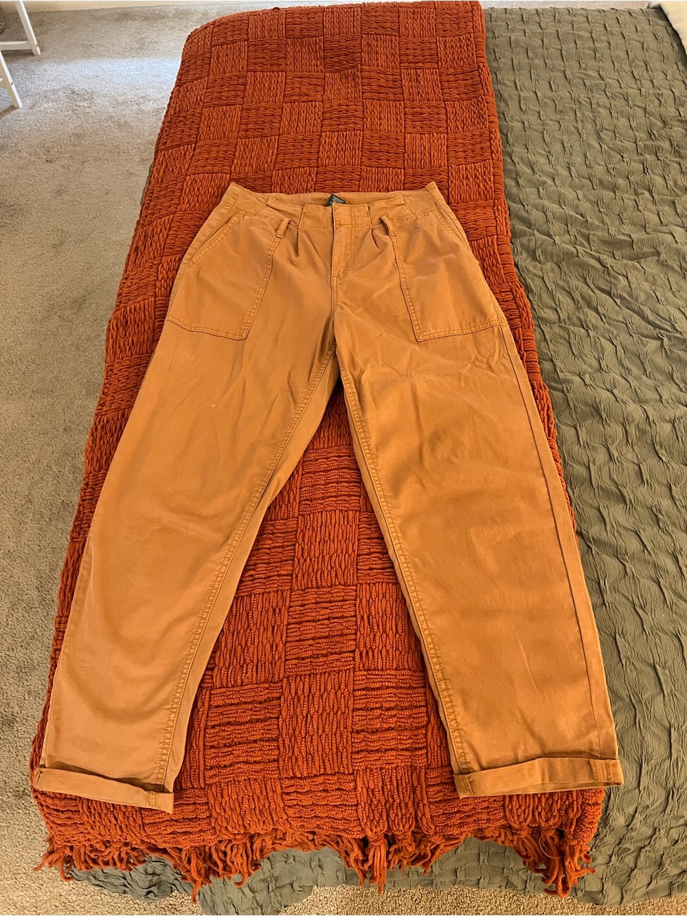 Classic straight fit kakis women size small